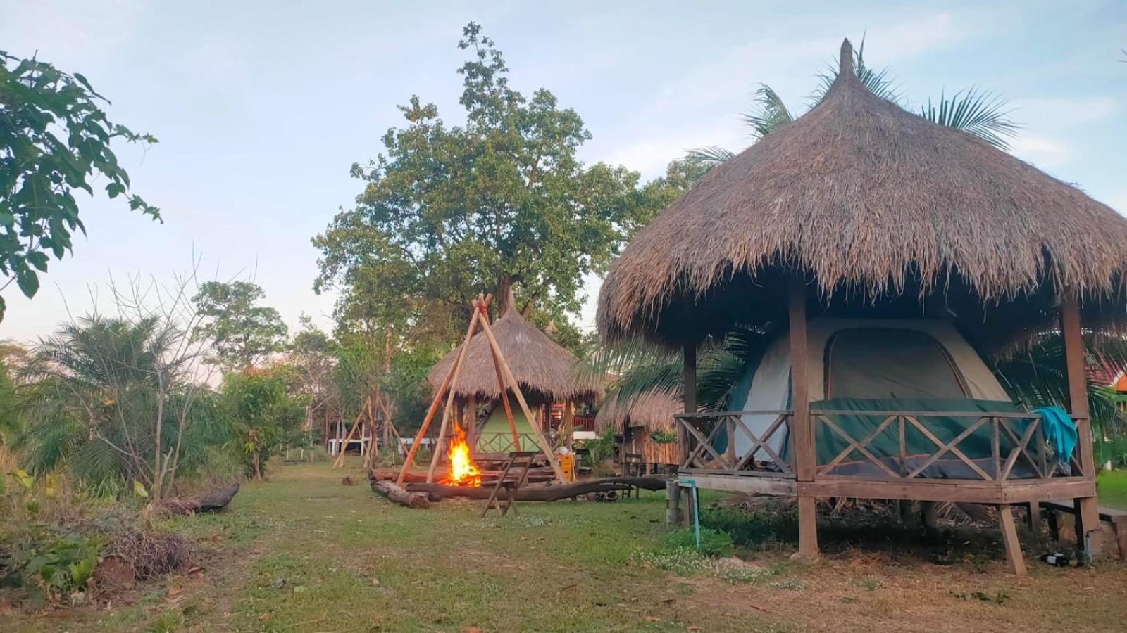 Bolaven Garden Bungalow And Tent - Tad Lo Ban Kiangtat Eksteriør bilde